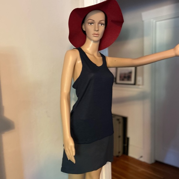 Meet your Posher, Karen - Picture 3 of 3